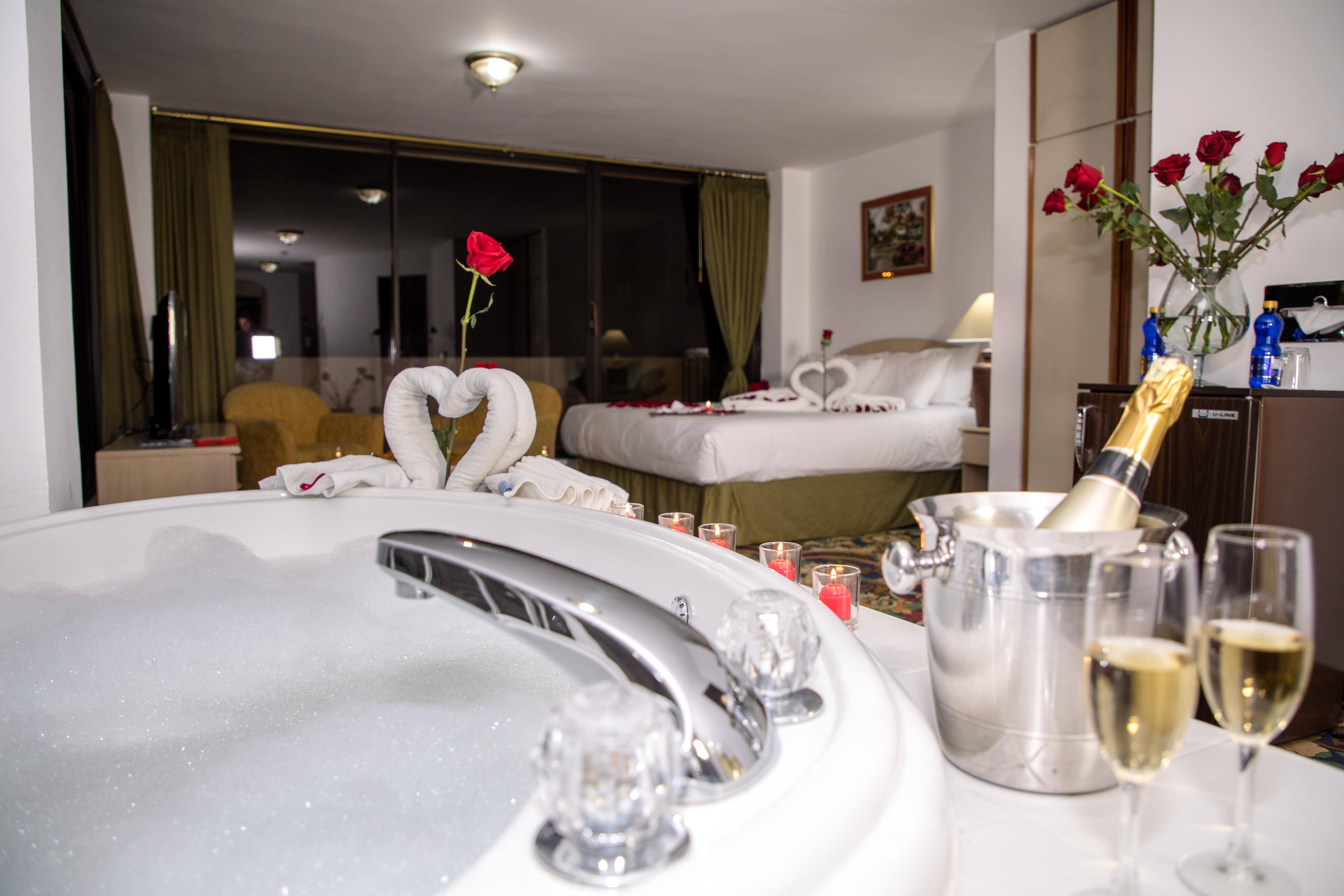 Stanford Suites Hotel Quito Esterno foto