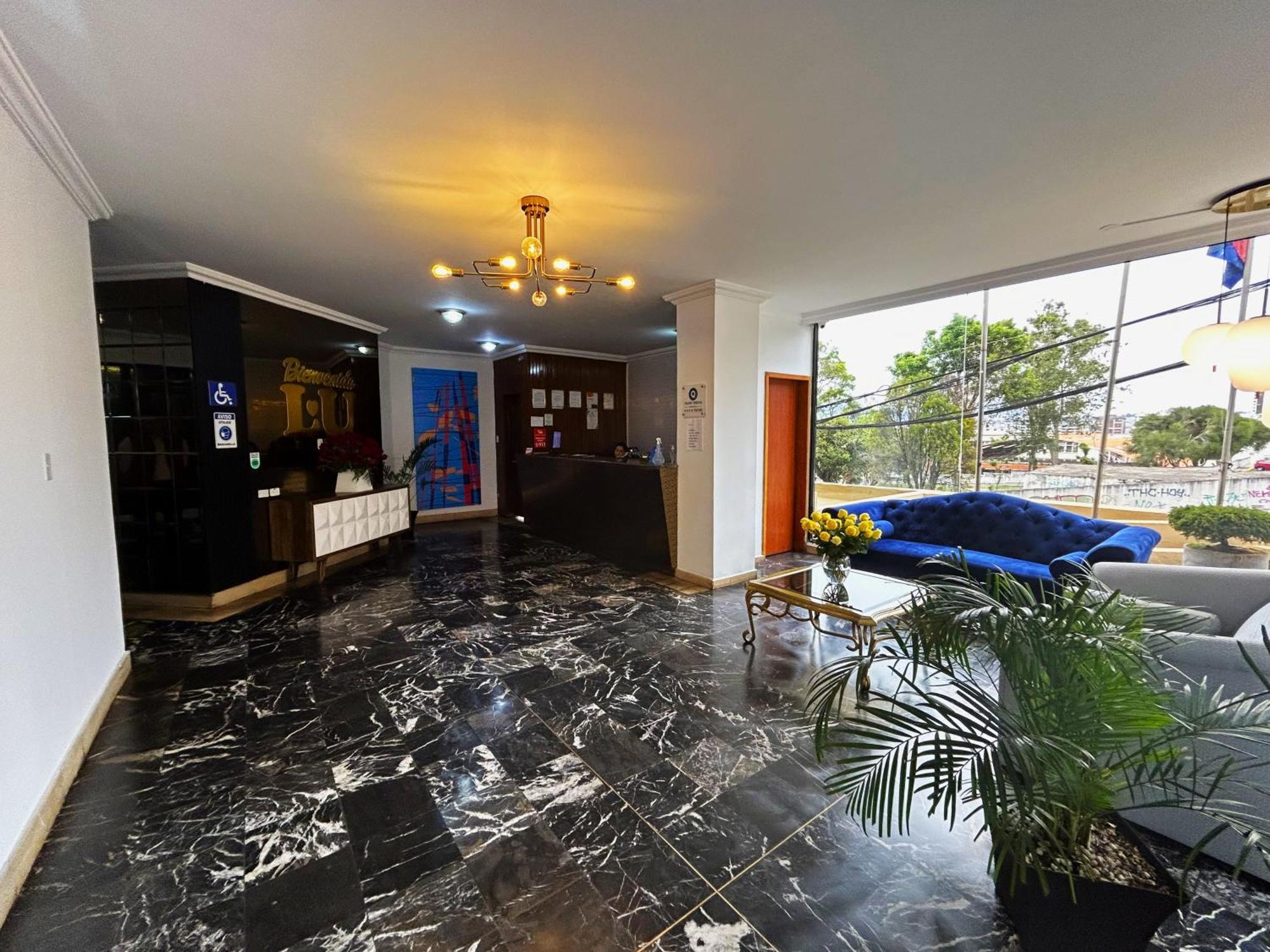 Stanford Suites Hotel Quito Esterno foto