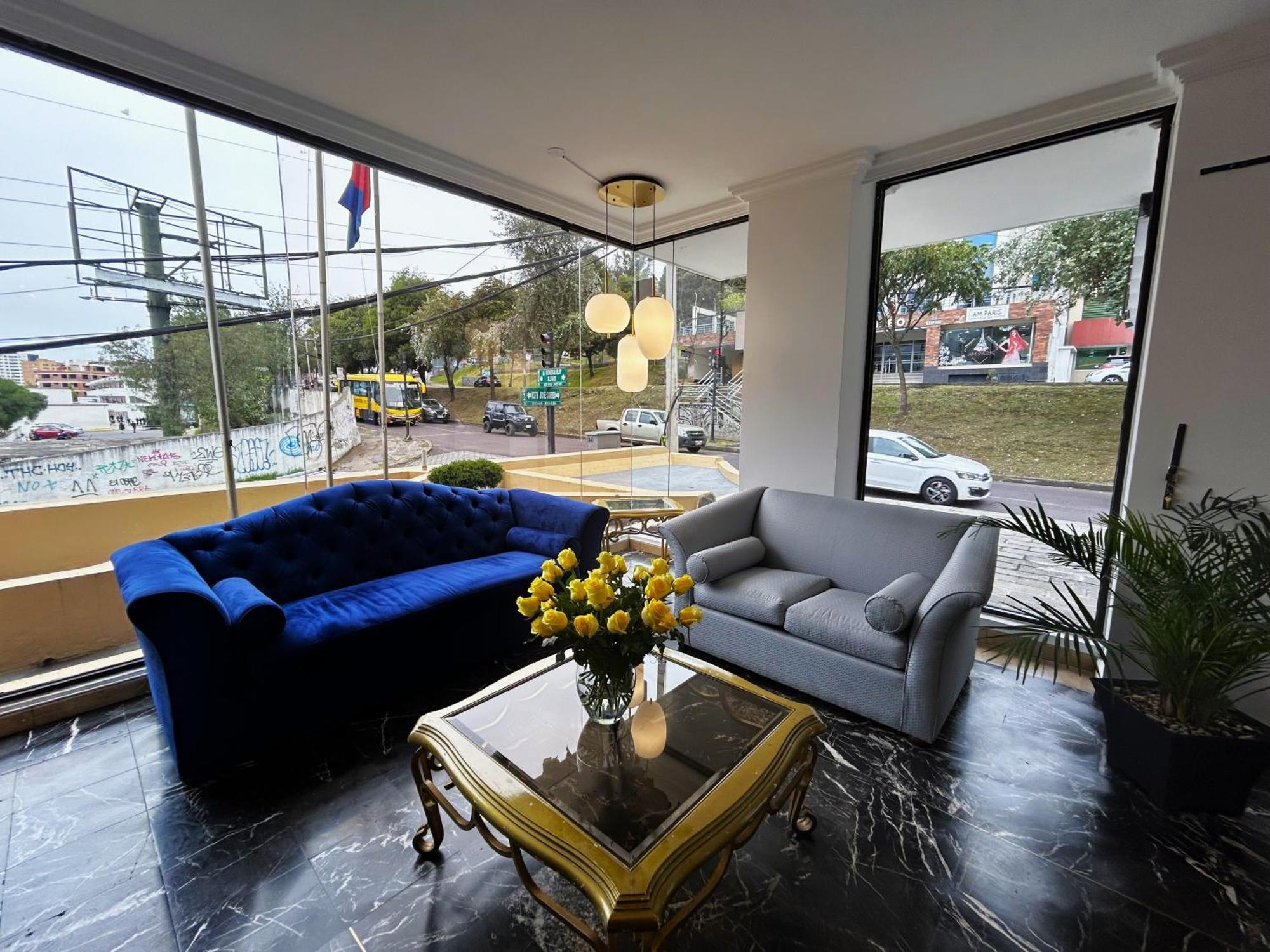 Stanford Suites Hotel Quito Esterno foto