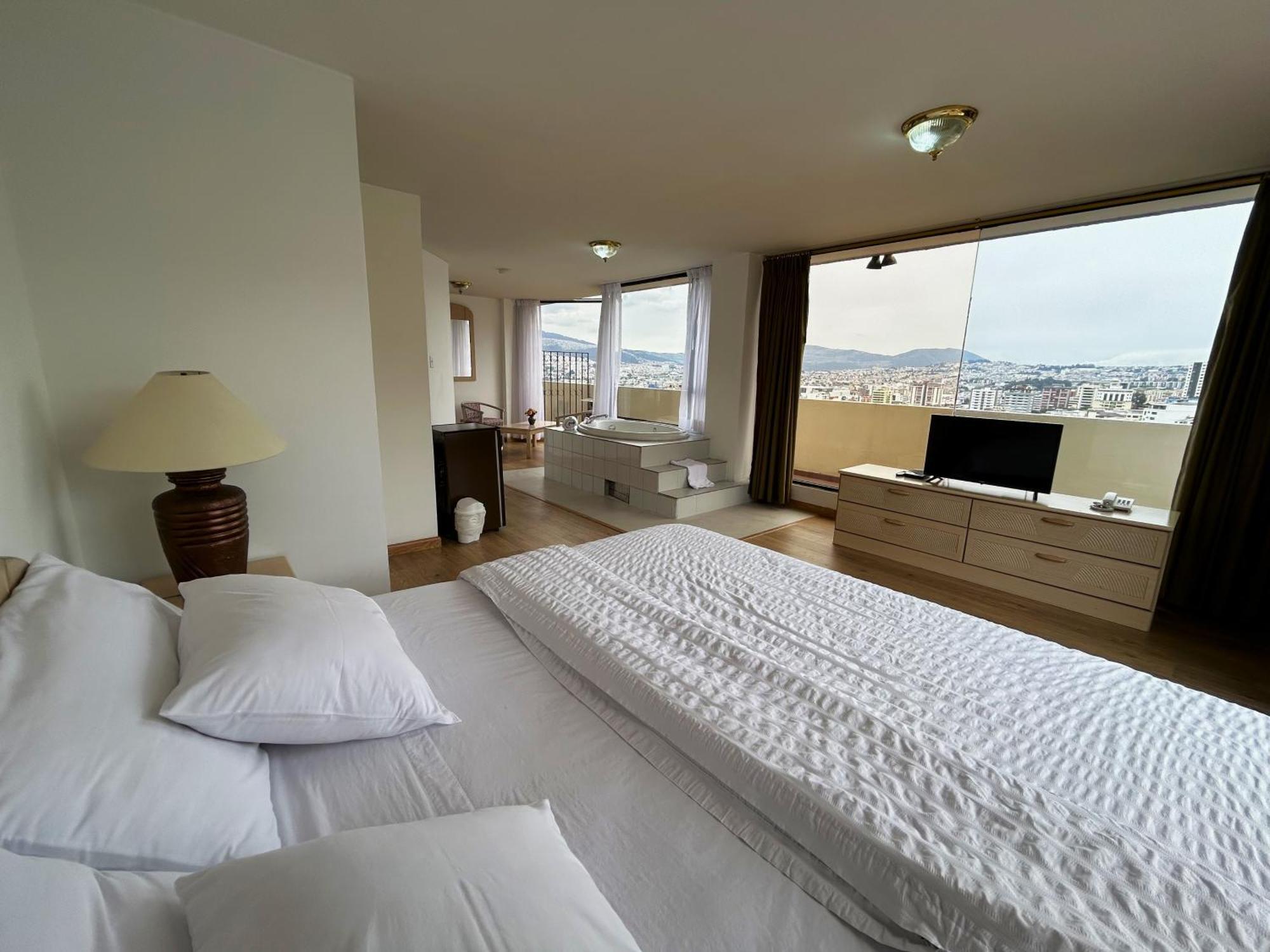 Stanford Suites Hotel Quito Camera foto
