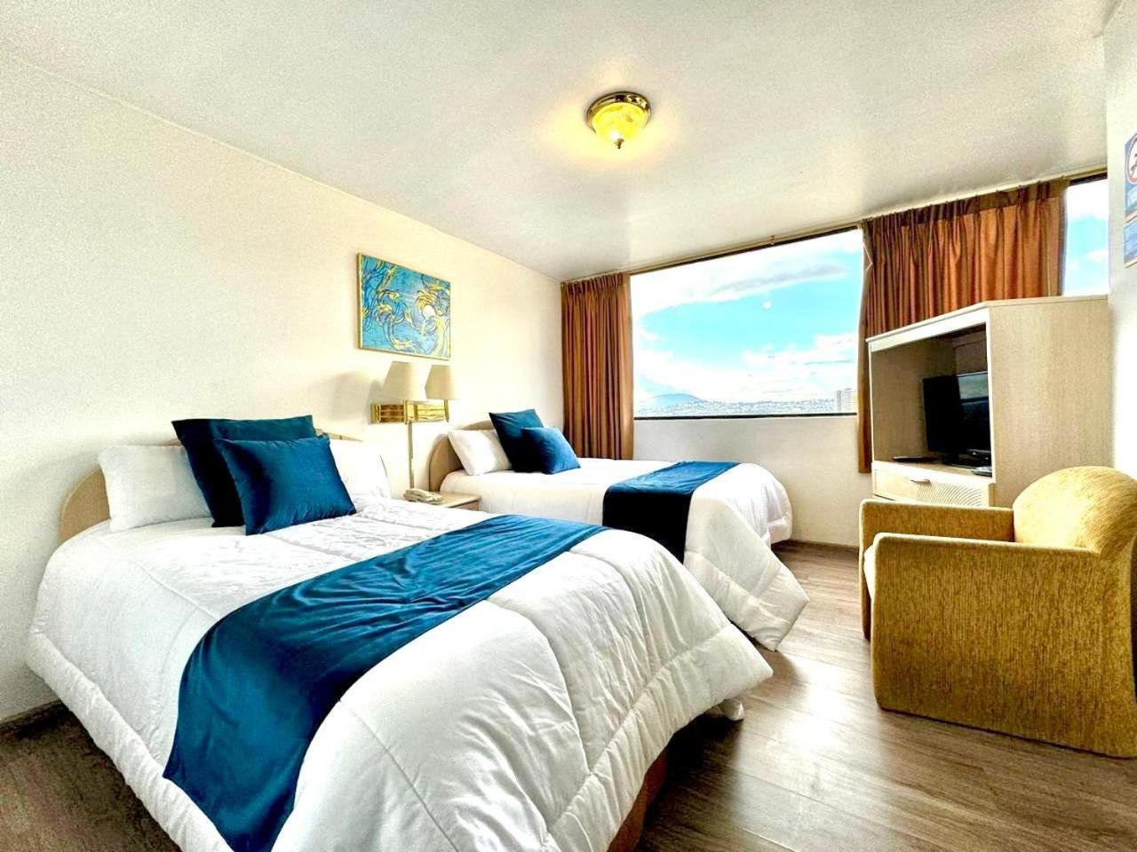Stanford Suites Hotel Quito Esterno foto