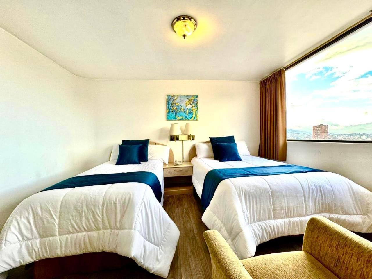 Stanford Suites Hotel Quito Esterno foto