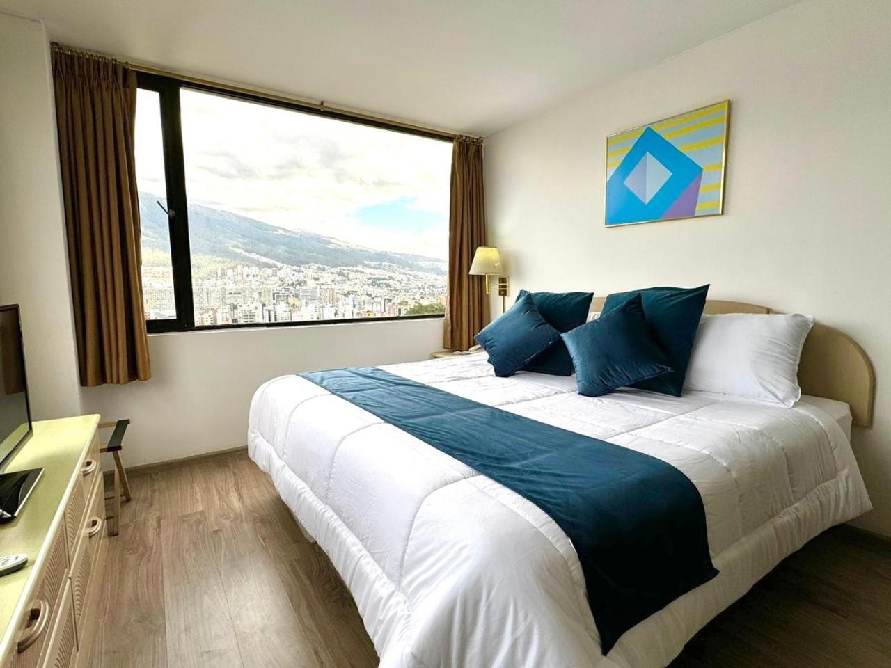 Stanford Suites Hotel Quito Esterno foto