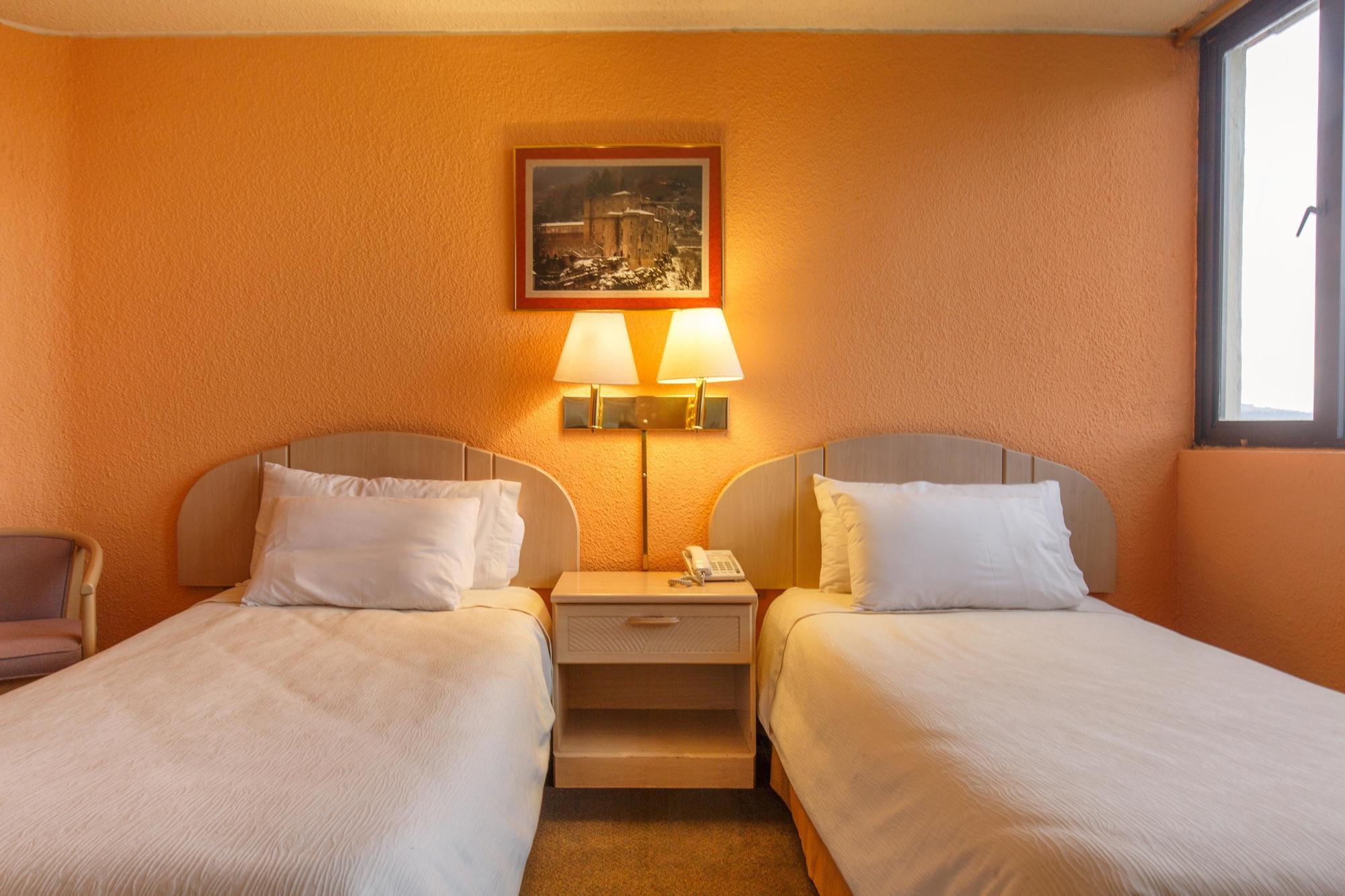 Stanford Suites Hotel Quito Esterno foto
